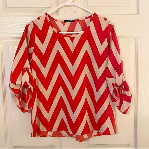 CUTE CHEVRON PRINT BLOUSE  - Picture 1 of 4